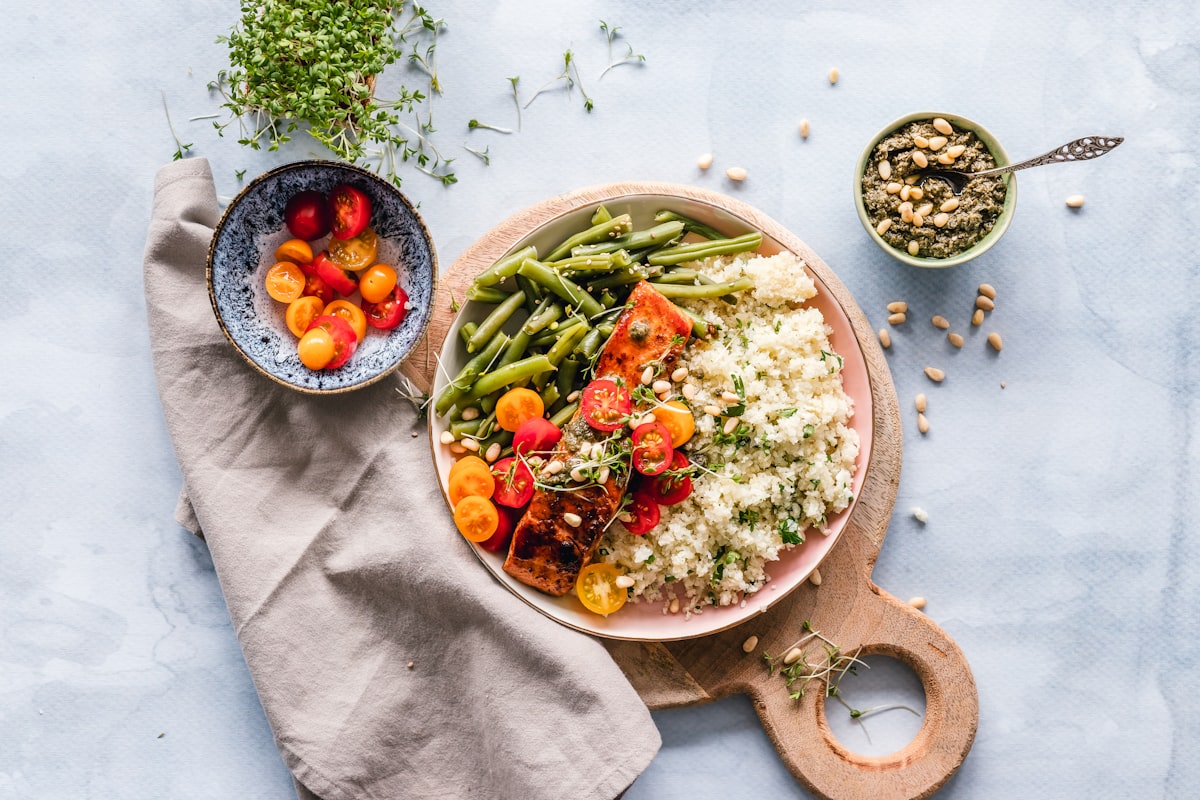 Selecting allergen-free alternative ingredients